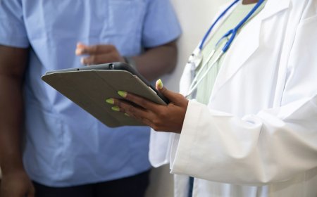 How to Choose Between Original Medicare and Medicare Advantage